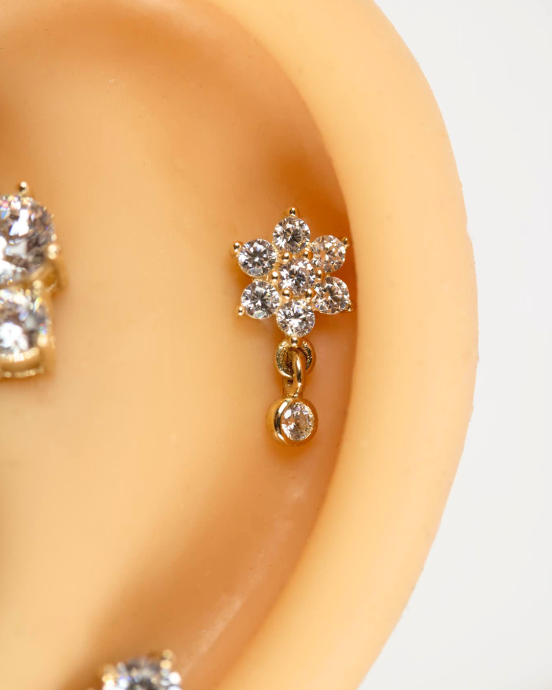 14K Gold Daisy Clear Dangle Threadless Top